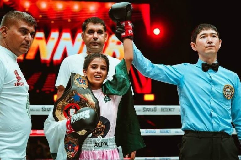 Alia Soomro Makes History with Knockout Victory in World Boxing Title Match