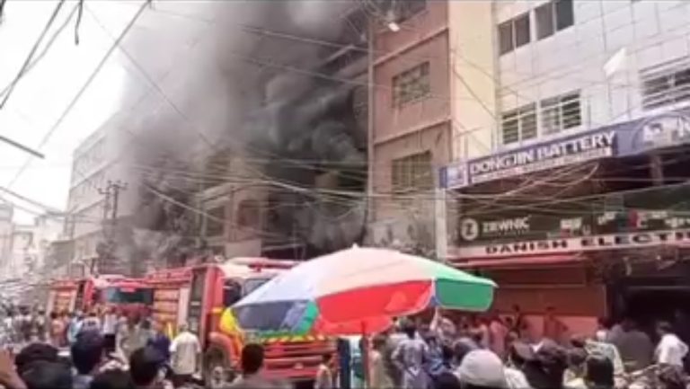 Fire Contained at Electronics Market near Regal Chowk, Karachi: No Casualties Reported Due to Timely Response