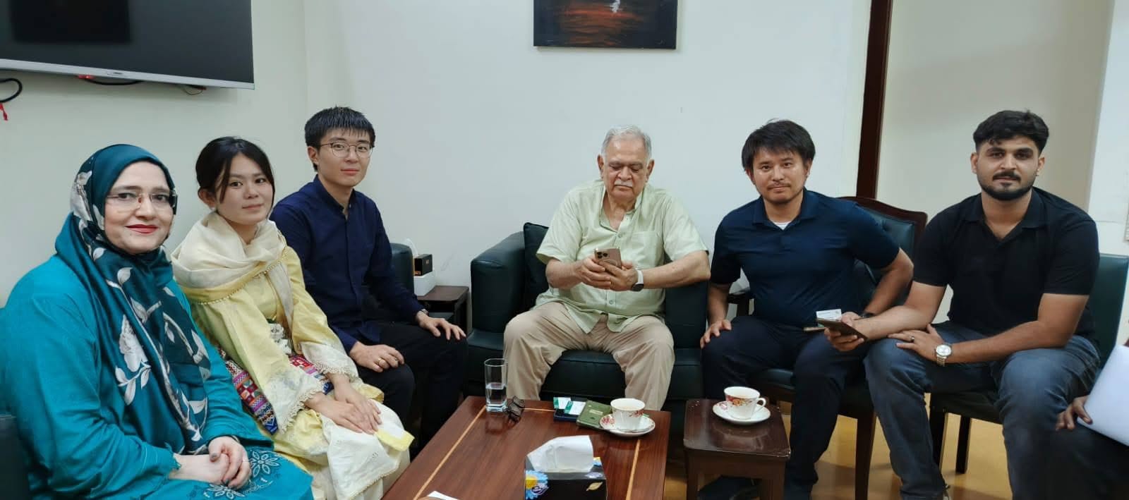 Japanese Students Visit Anjuman Taraqqi-e-Urdu Pakistan, Explore Urdu Publications and Digitalization Project