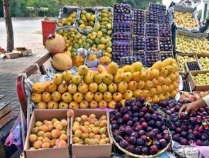 Karachi Fruit Prices Surge Above Official Rates as Retail Markets Continue to Overcharge Consumers
